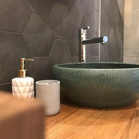 Iranyi - Flat In The Heart Of Downtown * Budapest