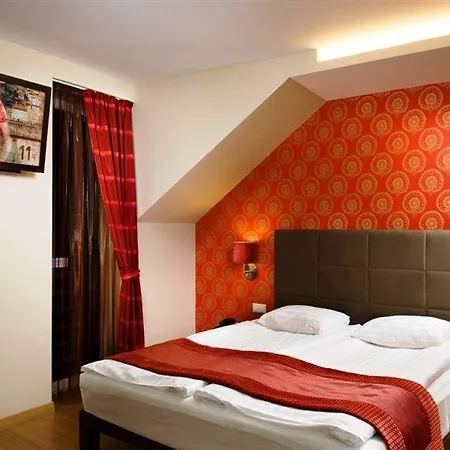 Opera Garden & Hotel 4*