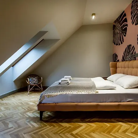 Apartment K52 Luxury 4bdrm 4bthrm
