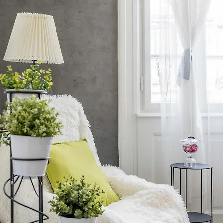 Apartment April Studio On The City Center Budapest