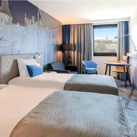 Отель Mercure Castle Hill 4*