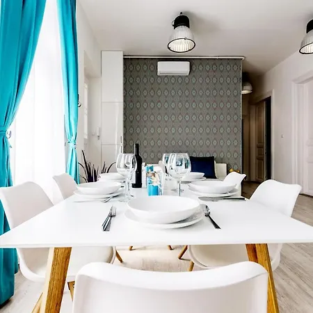 Luxury Paulay Street *