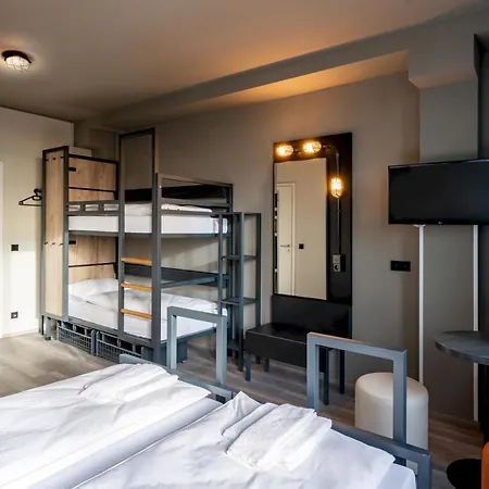 Hostel A&o