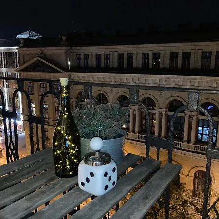 Astoria Balcony *
