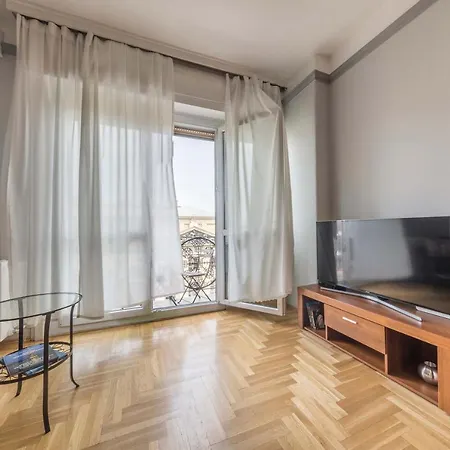 Astoria Balcony