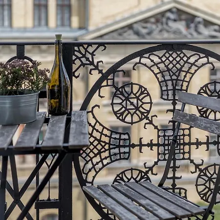 Astoria Balcony