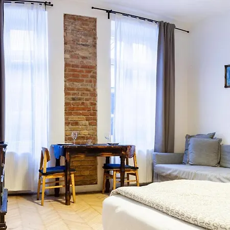 Hedonist Budapest