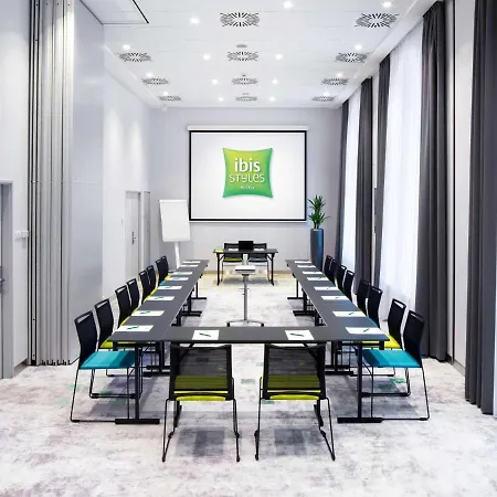 Ibis Styles Center
