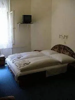 Ace & 2* Budapest