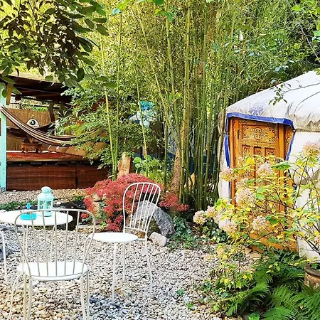 Hostal Shantee House *