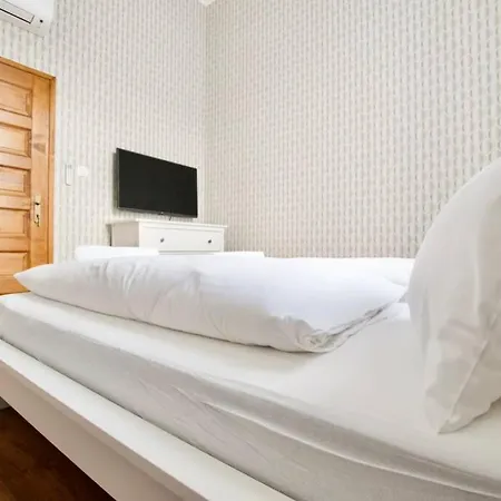 Premium By Hi5 - 3 Bedroom * Budapest