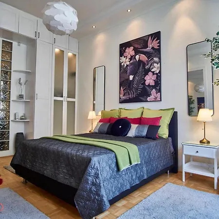 M52 - Hostaid Apartament *