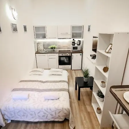 Real Klauzal Ii Apartment *