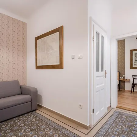 Bpr Kiraly Street Nest With A/c Apartment