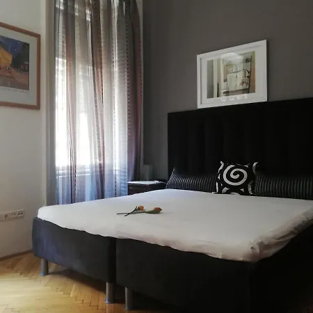 New West10 Star Center * Budapest