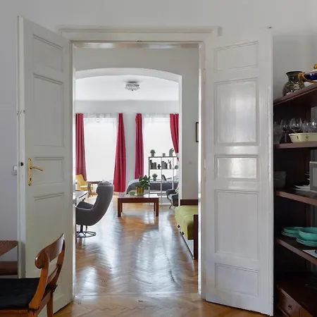 Bright & Spacious Loft With Basilica View Budapest