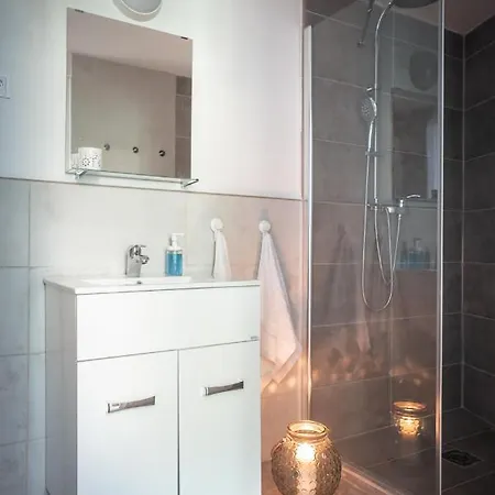 Free Parking - Dob50 Spacious - 2 Separate Bedroom, 5 People, Ac, Wifi Budapest