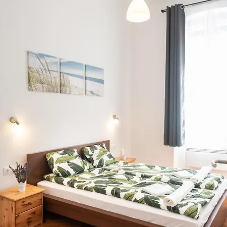 Free Parking - Dob50 Spacious - 2 Separate Bedroom, 5 People, Ac, Wifi * Budapest