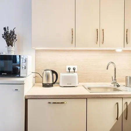 Free Parking - Dob50 Spacious - 2 Separate Bedroom, 5 People, Ac, Wifi * Budapest