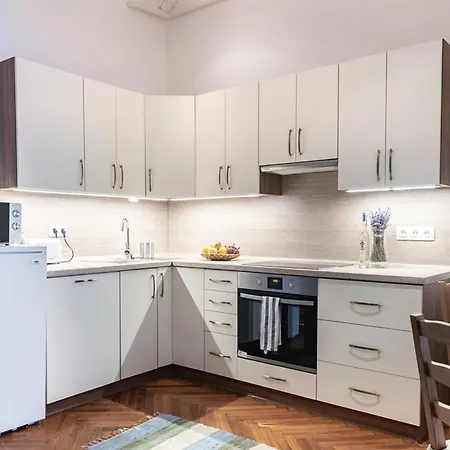 Free Parking - Dob50 Spacious - 2 Separate Bedroom, 5 People, Ac, Wifi Budapest