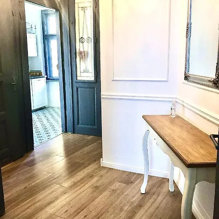 Dfive New Stylish Lux At The Centre Apartment