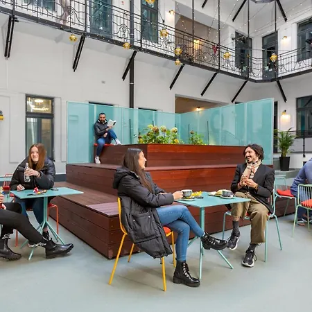Hostel A&o