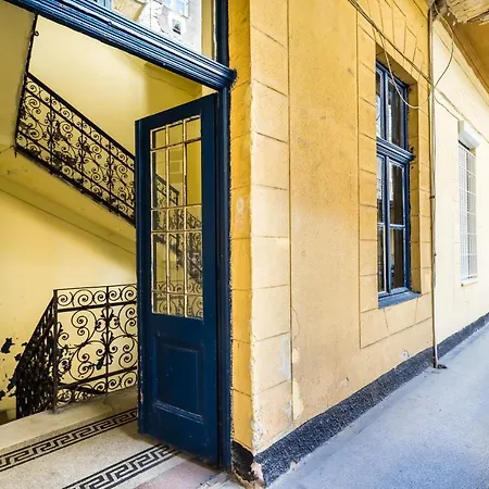 Apartment Cosy In The Heart Of The