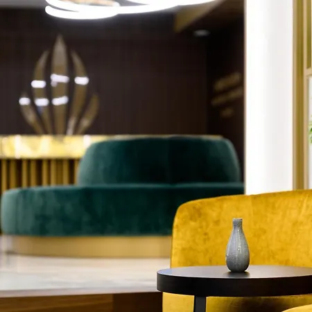 מלון Emerald By Continental Group