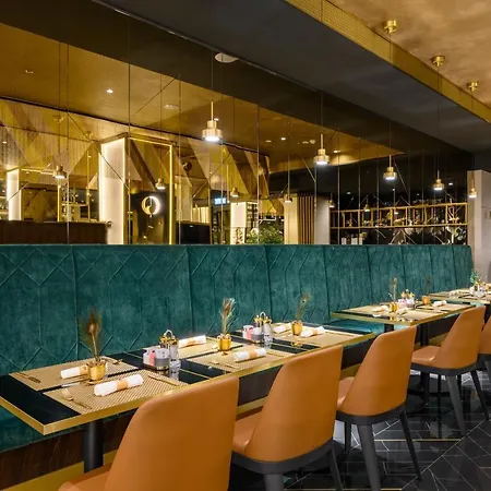 מלון Emerald By Continental Group