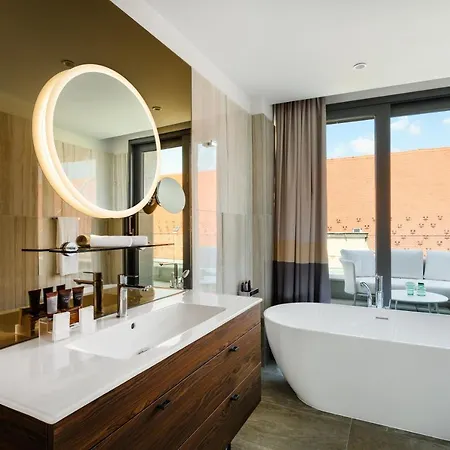 Emerald By Continental Group מלון 4*