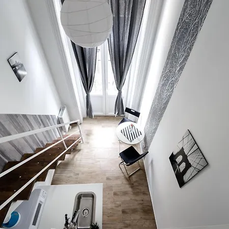 Rio's Stylish Flats