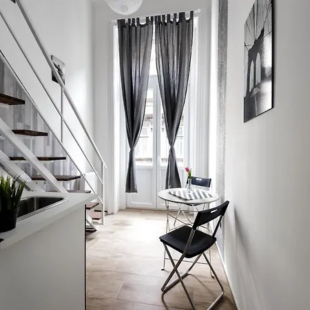 Rio's Stylish Flats *