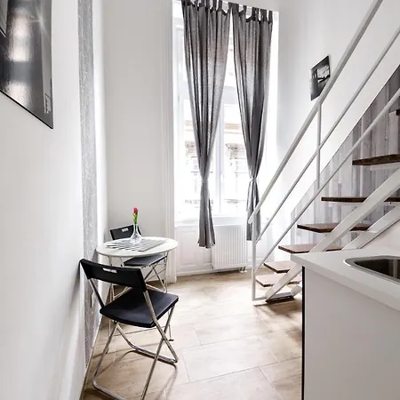 Rio's Stylish Flats