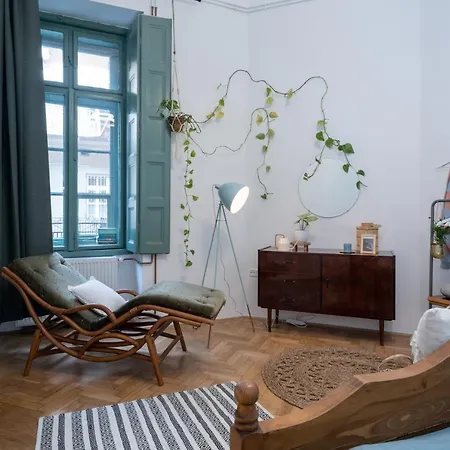 Cozy Boho Apartment, Super Central, Parliament, Netflix * Budapest