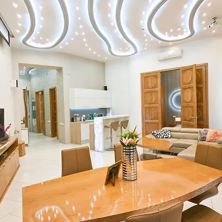 Downtown Designer Apt W Private Spa, Cinema, Balcony, Prime District V Apartment Budapest