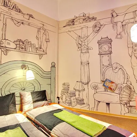Lavender Circus Hostel, Doubles & Ensuites Hostel Budapest