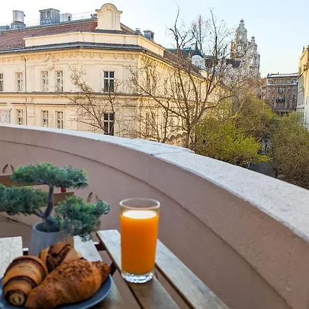 Downtown Designer Apt W Private Spa, Cinema, Balcony, Prime District V Apartment Budapest