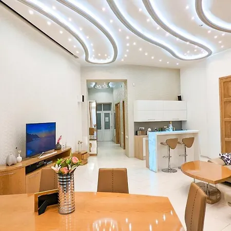 Apartment Downtown Designer Apt W Private Spa, Cinema, Balcony, Prime District V Budapest