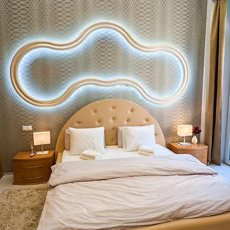 Downtown Designer Apt W Private Spa, Cinema, Balcony, Prime District V Budapest