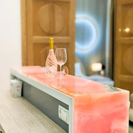 Downtown Designer Apt W Private Spa, Cinema, Balcony, Prime District V Apartment Budapest