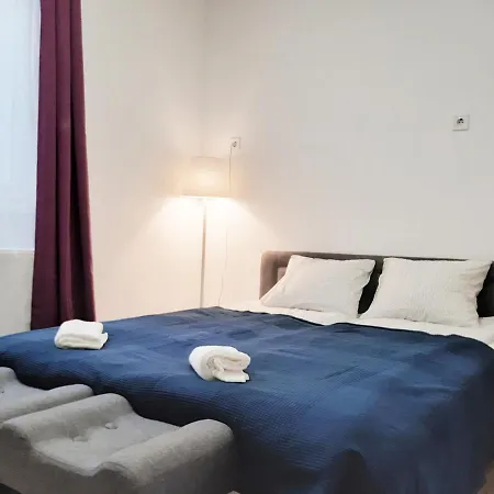 Homestay For Long-term, Budget! Purple Peach Budapest