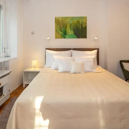 Sunbird Apartment *