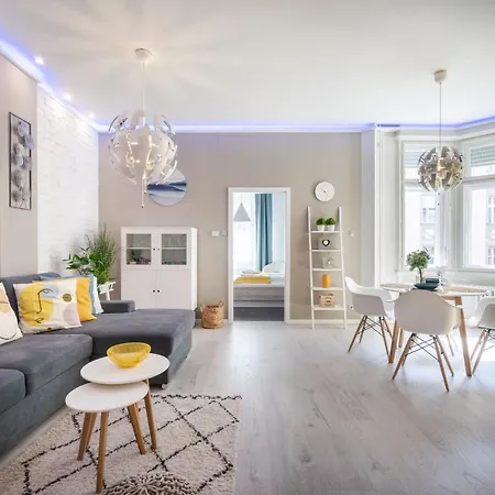 Apartment Bpr Lavish In Downtown