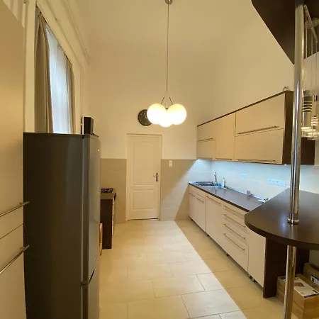 Karolina's Nyugati Apartment Budapest