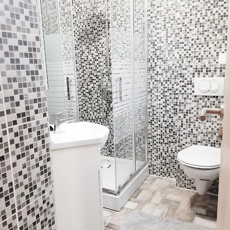 Homestay For Long-term, Budget! Purple Peach Budapest