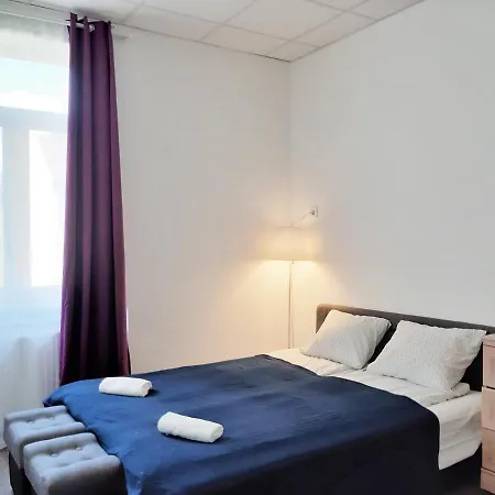 Homestay For Long-term, Budget! Purple Peach Budapest