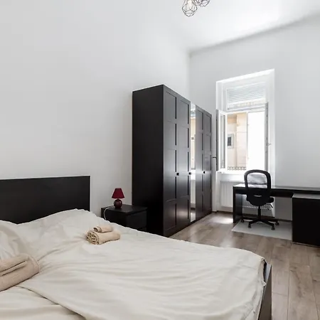 D78 Dohany Daire Budapeşte