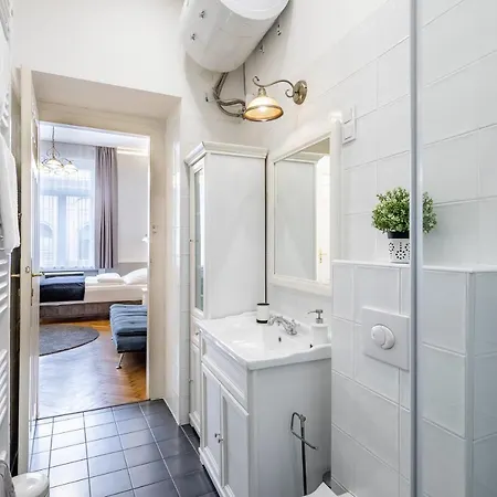 Luxurious At Center Apartman