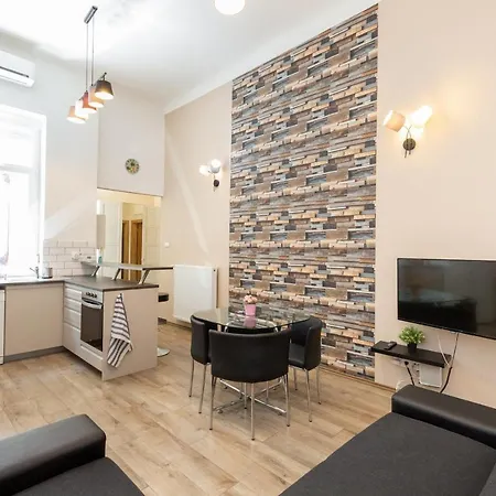 D78 Dohany Daire Budapeşte