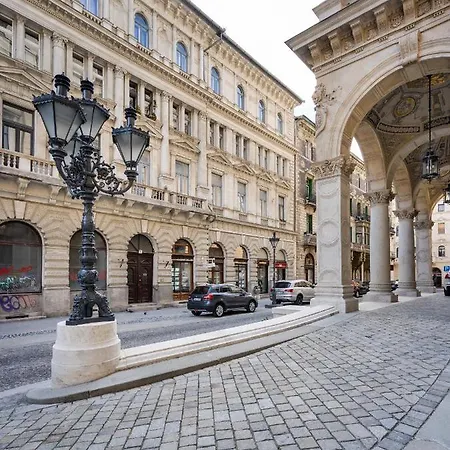 Centrum Opera Luxury With Free Garage